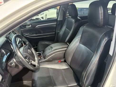 Used 2019 Toyota Highlander Limited AWD/4WD image 28