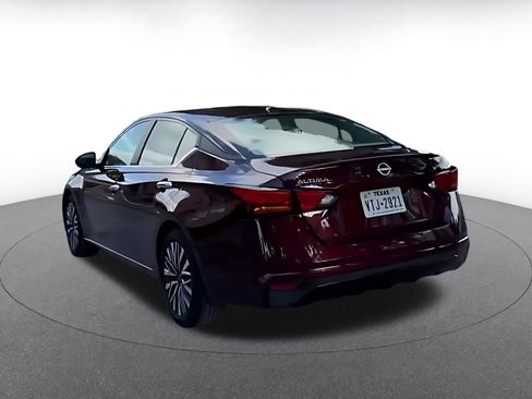 Used 2025 Nissan Altima 2.5 SV FWD image 6