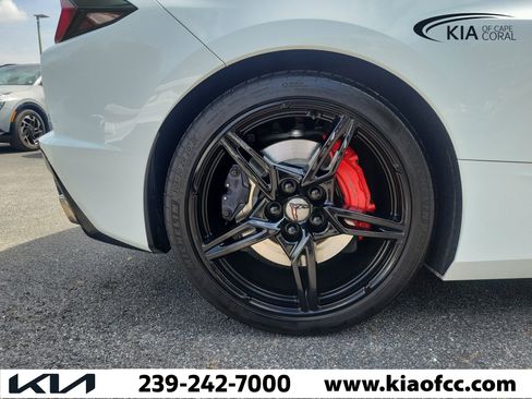 Used 2022 Chevrolet Corvette Stingray Preferred Conv w/ Z51 Performance Package RWD image 8