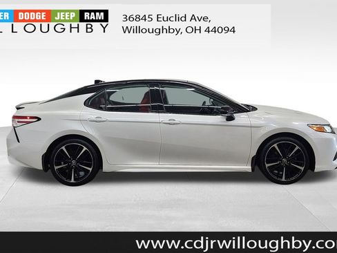 Used 2020 Toyota Camry XSE image 4