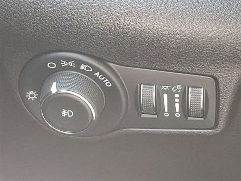 Used 2022 Jeep Compass Trailhawk image 25