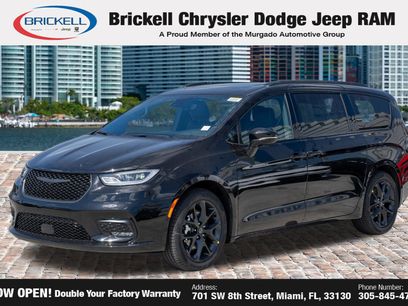 New 2026 Chrysler Pacifica Limited w/ S Appearance Package