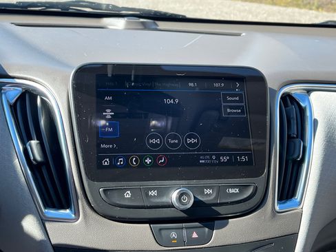 Used 2021 Chevrolet Malibu LT image 43