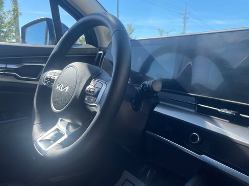 Used 2025 Kia Sportage EX image 25