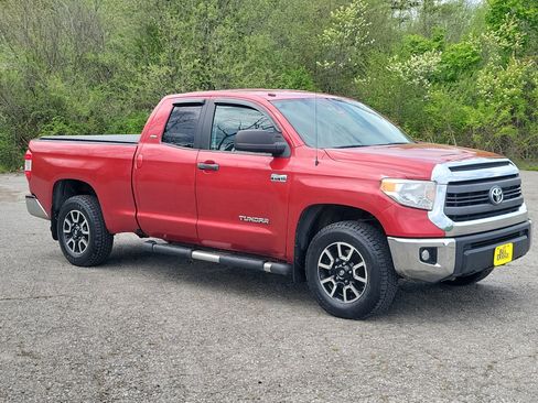 Used 2015 Toyota Tundra SR5 AWD/4WD image 3