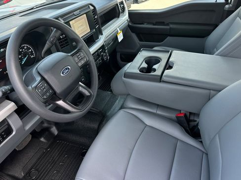 New 2026 Ford F250 XL w/ XL Chrome Package RWD image 9