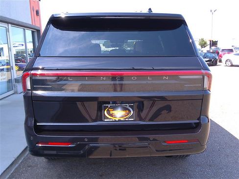 Used 2025 Lincoln Navigator Reserve AWD/4WD image 25