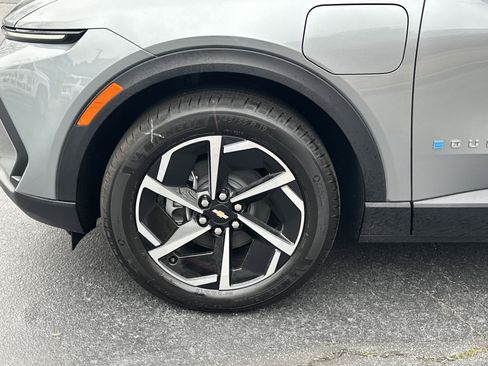 New 2026 Chevrolet Equinox EV LT image 13