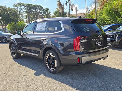 New 2025 Kia Telluride S image 6