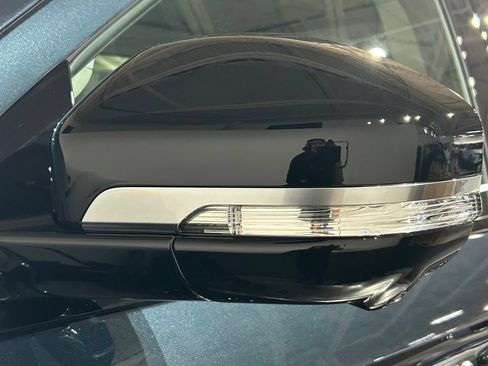 New 2026 Lincoln Navigator Reserve w/ Jet Appearance Package AWD/4WD image 17