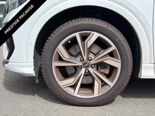 Used 2024 Audi Q4 e-tron Prestige AWD/4WD image 23