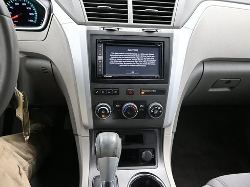 Used 2009 Chevrolet Traverse LT image 16