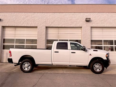 Used 2024 RAM 3500 Tradesman w/ Snow Chief Group image 1