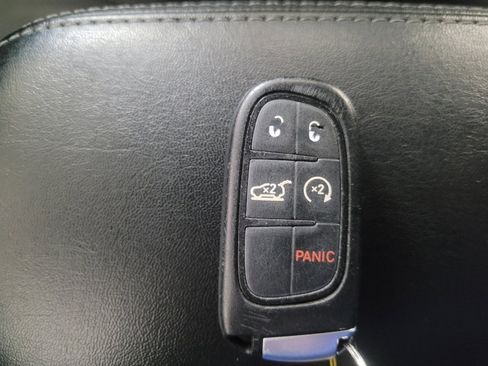 Used 2020 Jeep Cherokee Limited image 32