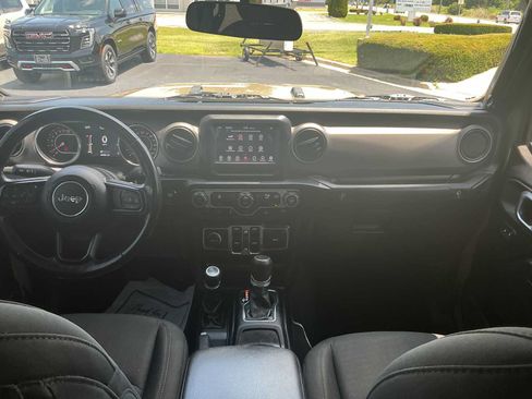 Used 2020 Jeep Gladiator Sport w/ Quick Order Package 24S AWD/4WD image 7