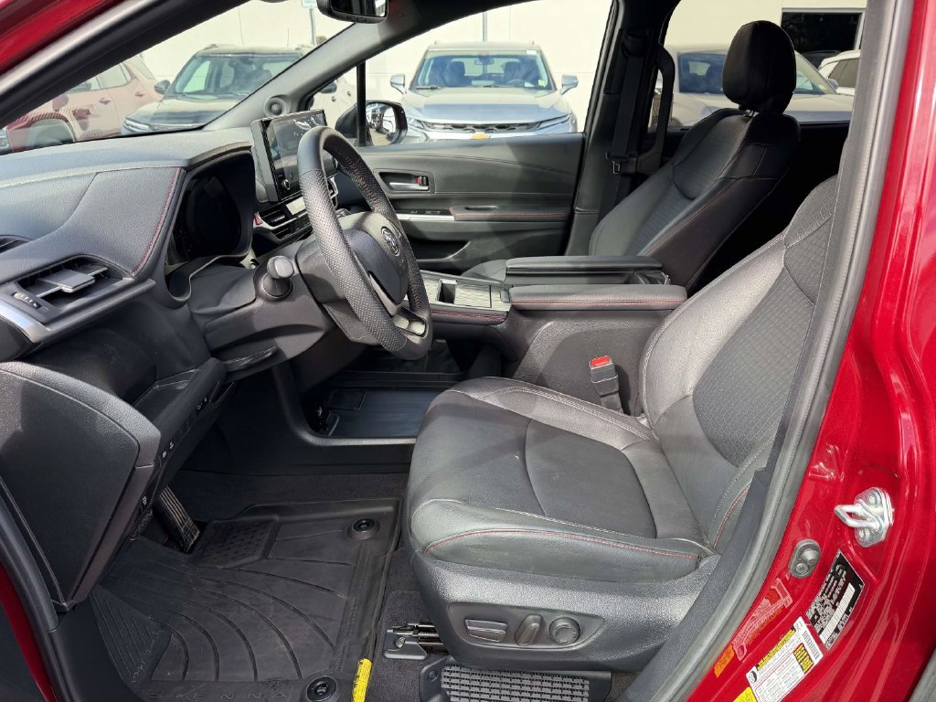 Used 2026 Toyota Sienna XSE AWD/4WD image 14