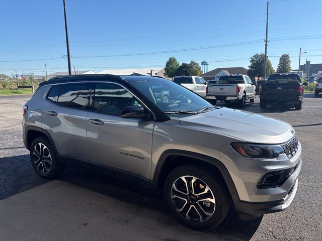 Used 2023 Jeep Compass Limited AWD/4WD image 7