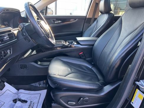 Used 2023 Lincoln Nautilus Reserve image 23