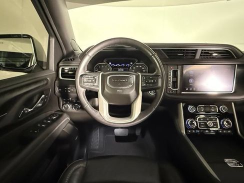 Used 2021 GMC Yukon Denali w/ Denali Premium Package AWD/4WD image 16