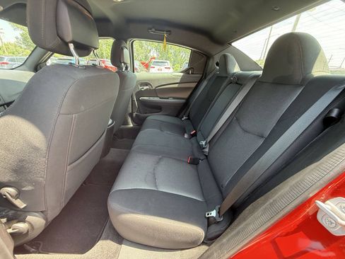 Used 2014 Dodge Avenger SE w/ Rallye Appearance Group FWD image 16