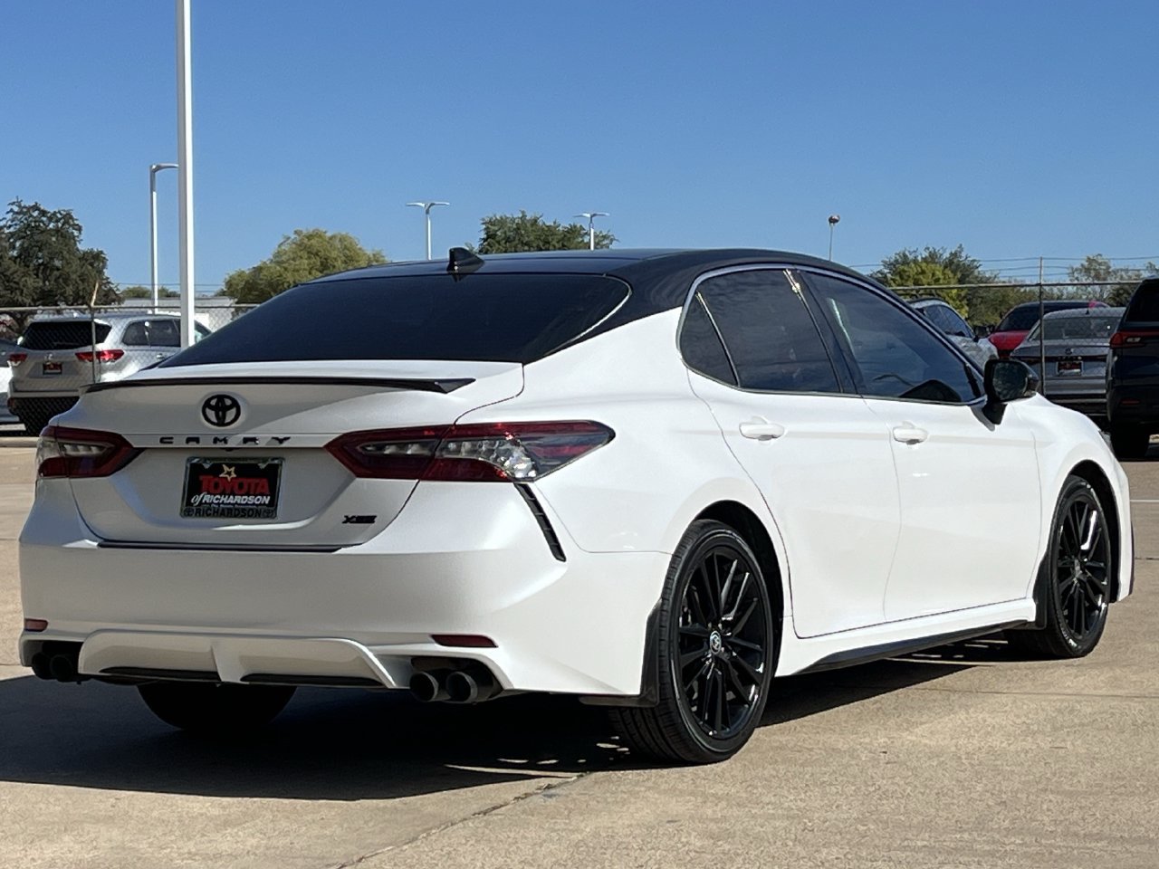 Used 2023 Toyota Camry XSE FWD image 4