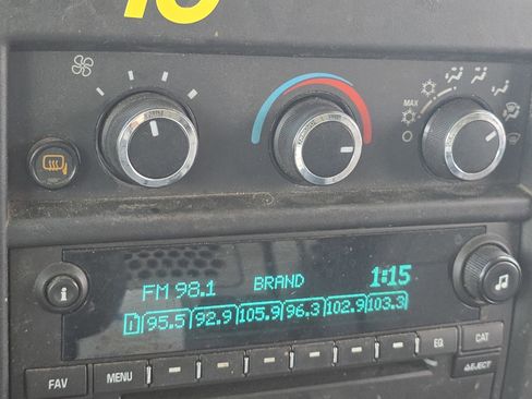 Used 2019 Chevrolet Express 2500 RWD 2500 135 w/ Communications Package image 25