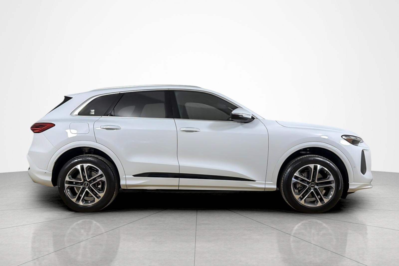 Used 2026 Audi Q5 Premium AWD/4WD image 6