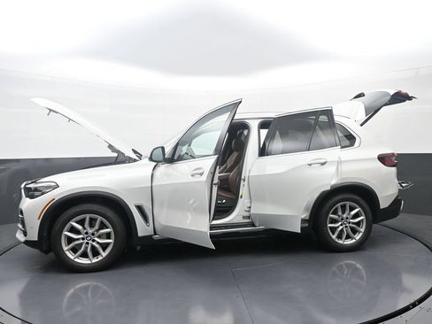 Used 2023 BMW X5 xDrive40i w/ Premium Package AWD/4WD image 40