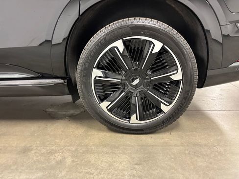 New 2025 Cadillac Escalade IQ Sport 1 w/ Smart Trailering package image 15