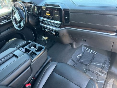Used 2024 GMC Sierra 1500 SLT image 11