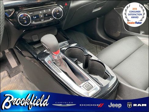 Used 2024 Chevrolet Trax RS w/ Sunroof Package FWD image 24