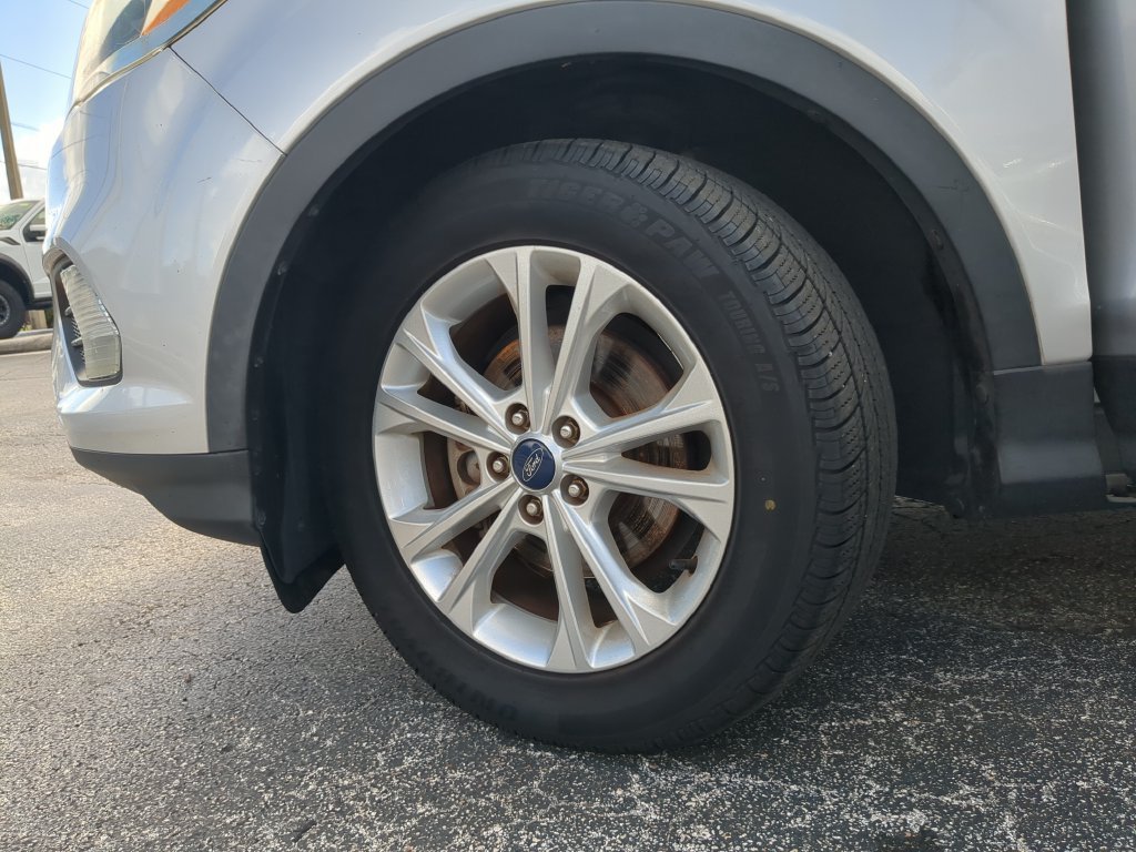 Used 2018 Ford Escape SEL w/ Ford Safe & Smart Package FWD image 33