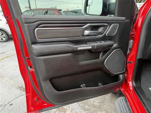Used 2023 RAM 1500 Laramie AWD/4WD image 11