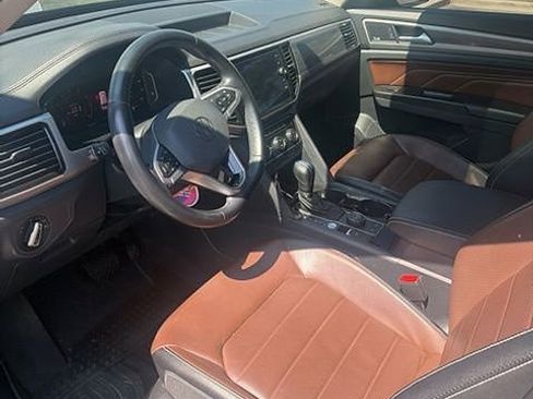 Used 2021 Volkswagen Atlas SEL Premium image 9