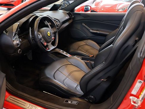 Certified 2018 Ferrari 488 Spider RWD image 4