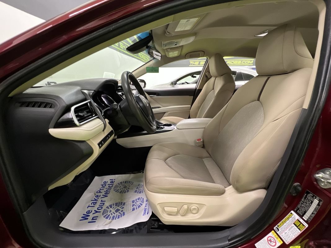 Used 2018 Toyota Camry LE FWD image 16