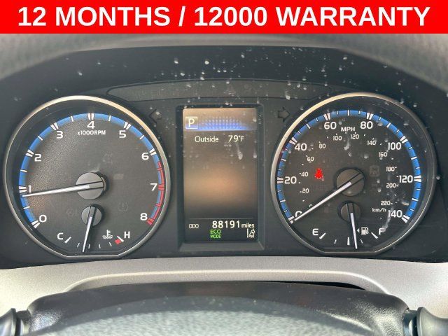 Used 2018 Toyota RAV4 LE w/ All Weather Liner Package FWD image 28