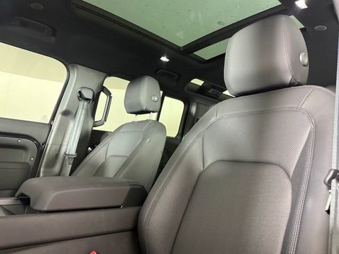 Used 2025 Land Rover Defender 110 S AWD/4WD image 5