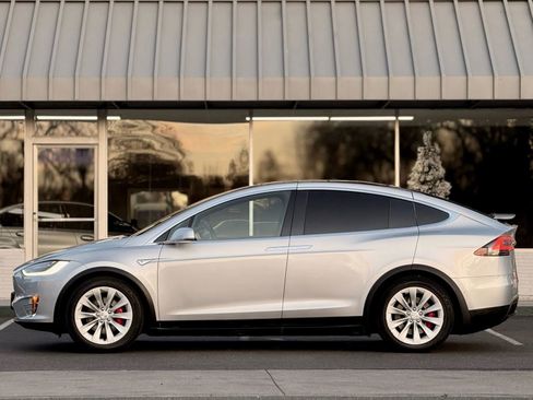 Used 2016 Tesla Model X Performance image 6
