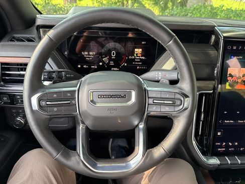 Used 2025 GMC Yukon XL Denali AWD/4WD image 57