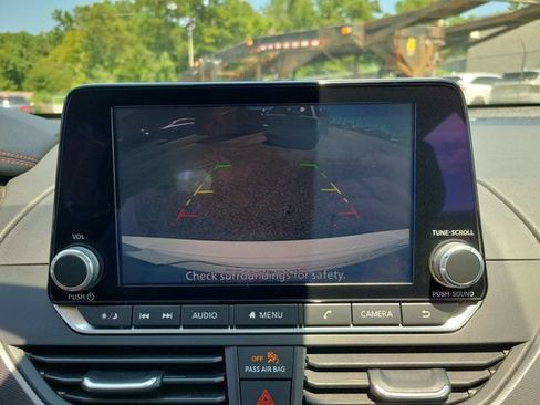 Used 2024 Nissan Altima 2.5 SR FWD image 19