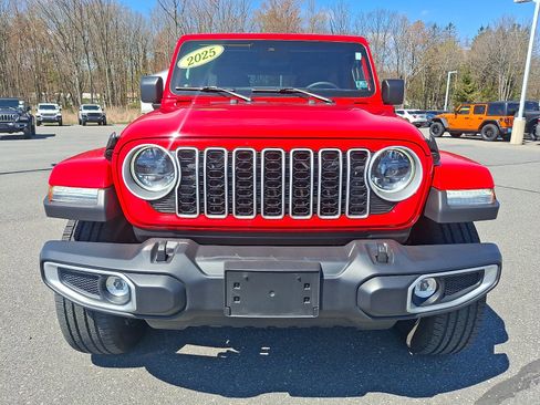 Used 2025 Jeep Wrangler Unlimited Sahara w/ Safety Group AWD/4WD image 2