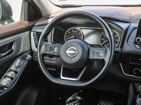 Used 2023 Nissan Rogue S FWD image 17