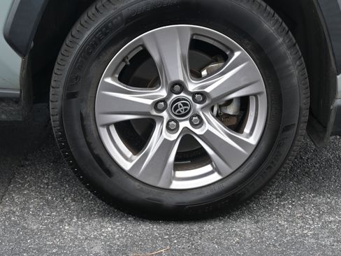 Used 2022 Toyota RAV4 XLE image 13