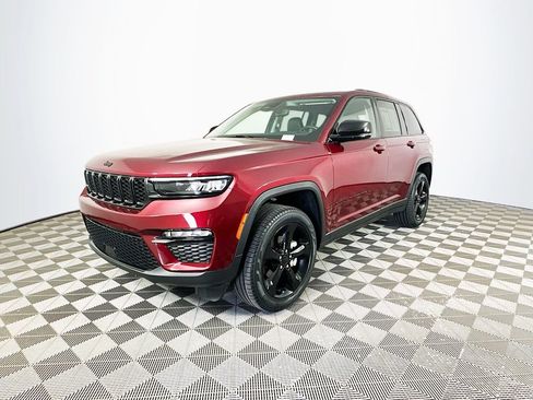 Certified 2023 Jeep Grand Cherokee Limited w/ Black Appearance Package AWD/4WD image 6