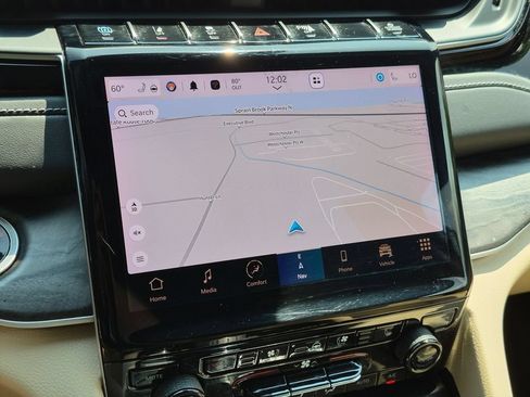 Certified 2022 Jeep Grand Cherokee Limited 4xe w/ Luxury Tech Group II AWD/4WD image 19