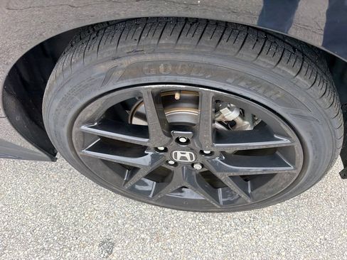 Used 2025 Honda Civic Sport image 10