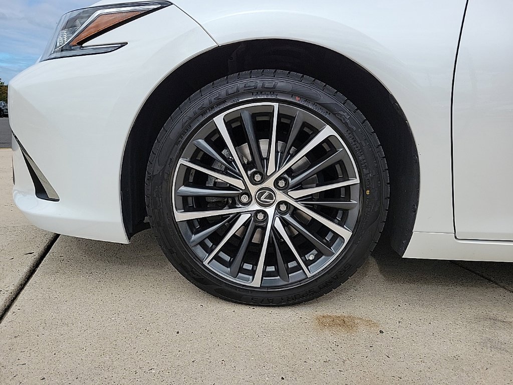 Used 2024 Lexus ES 350 w/ Premium Package FWD image 8