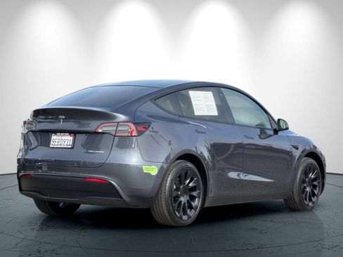 Used 2023 Tesla Model Y Long Range image 4