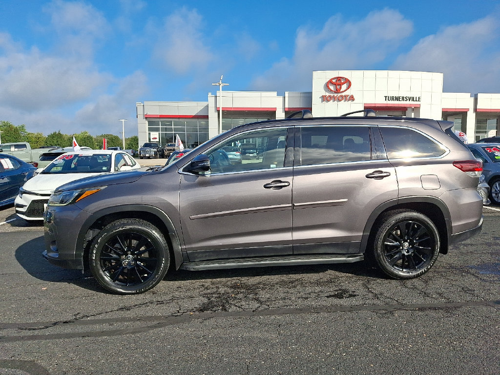 Certified 2019 Toyota Highlander SE AWD/4WD image 7